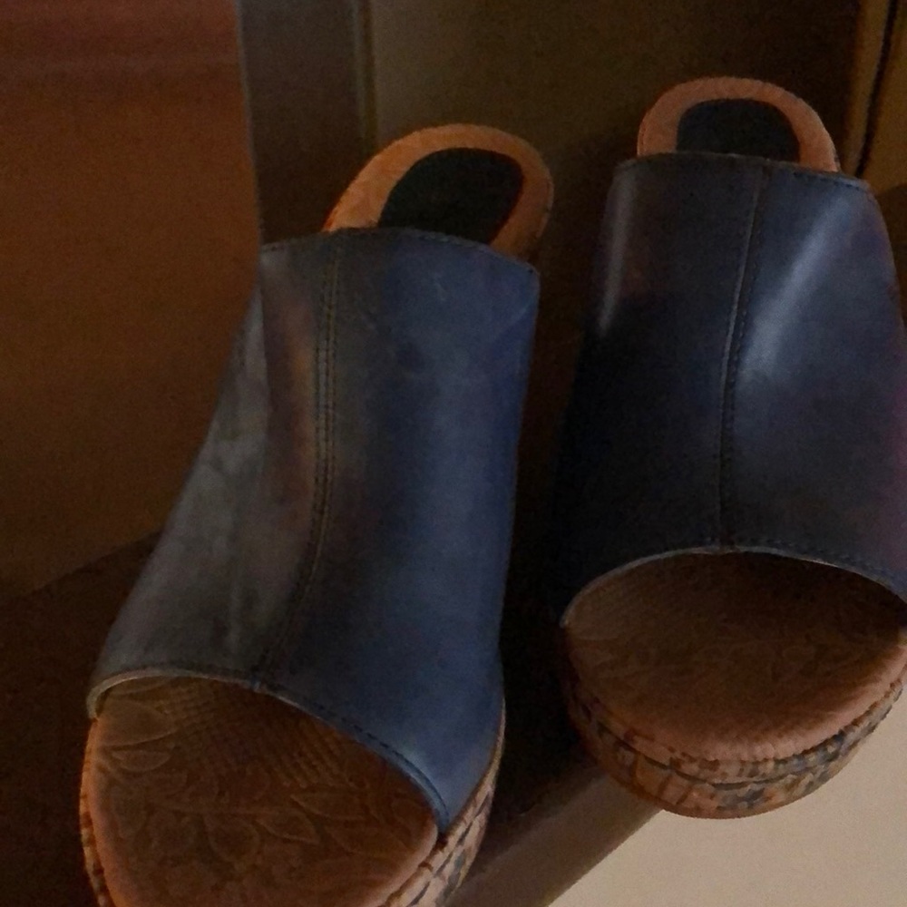 B.O.C blue wedge with floral print